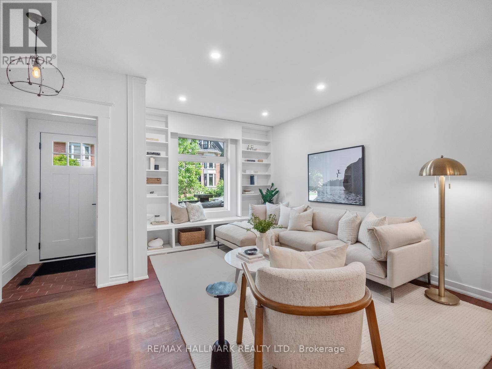 Toronto (blake-jones), ON M4J1B6,275 WITHROW AVENUE