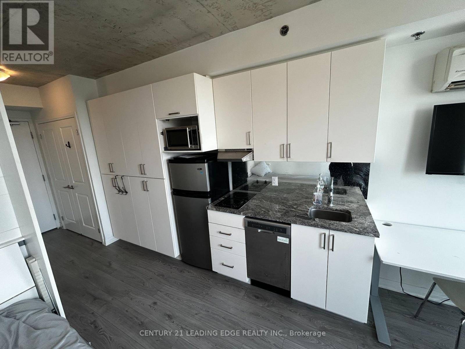 Oshawa (samac), ON L1G4Y3,1900 Simcoe ST #210