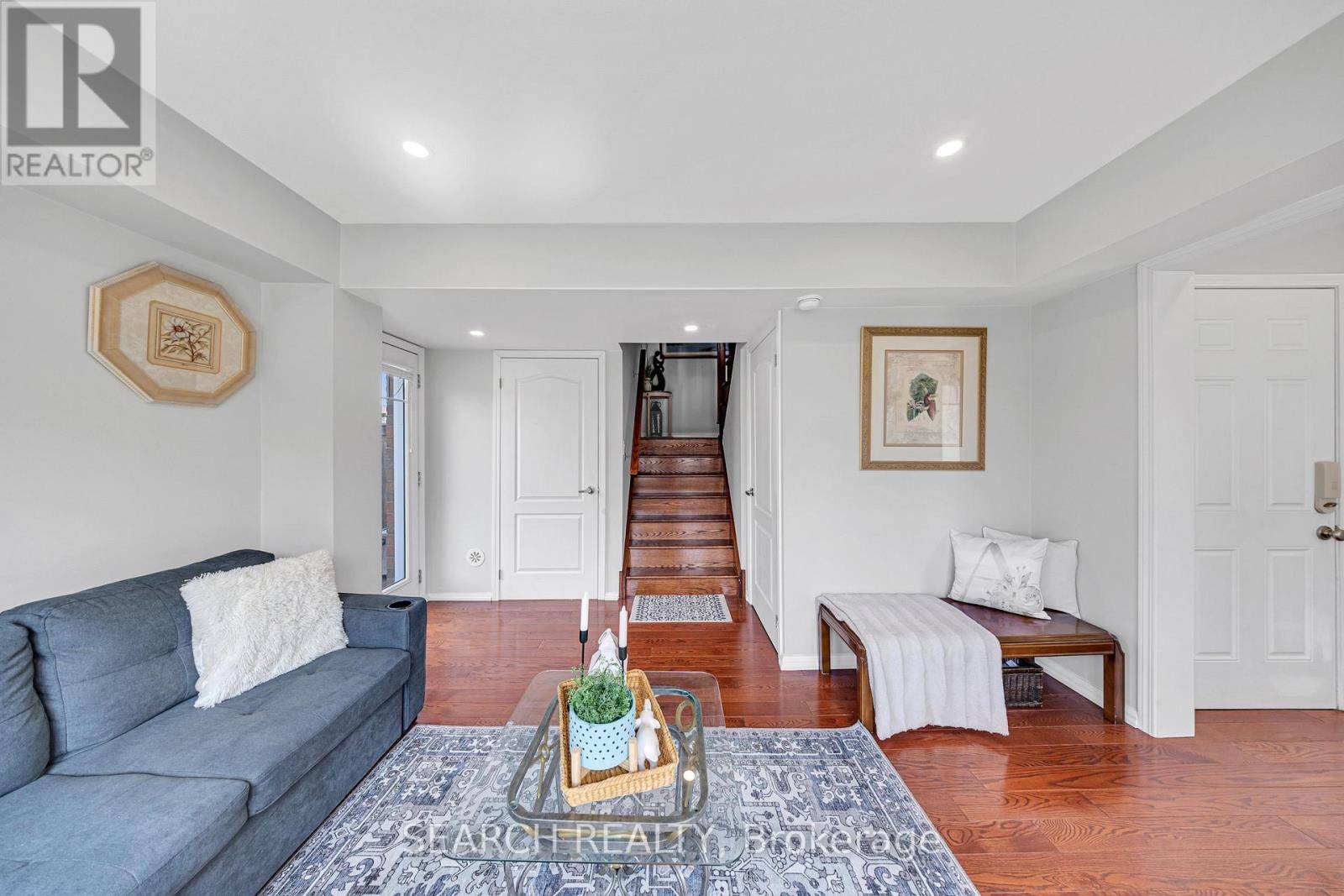 Pickering (duffin Heights), ON L1X0C3,2400 BRONZEDALE STREET