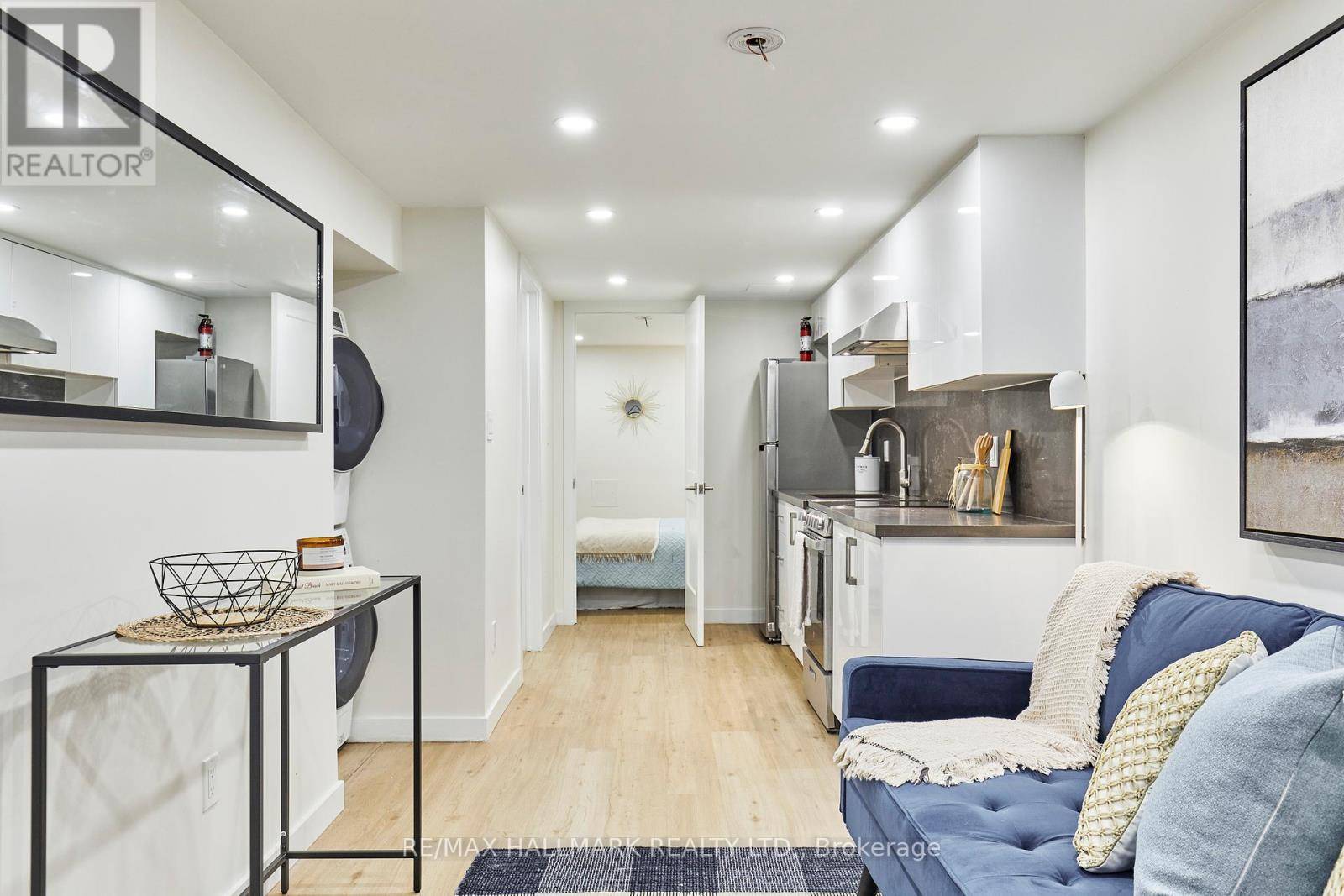 Toronto (the Beaches), ON M4L1T5,233 Kingston RD #Lower