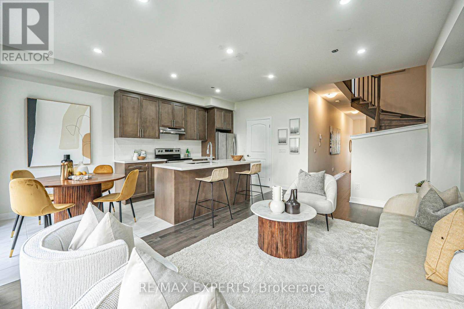 Oshawa (kedron), ON L1L0V5,1064 THOMPSON DRIVE