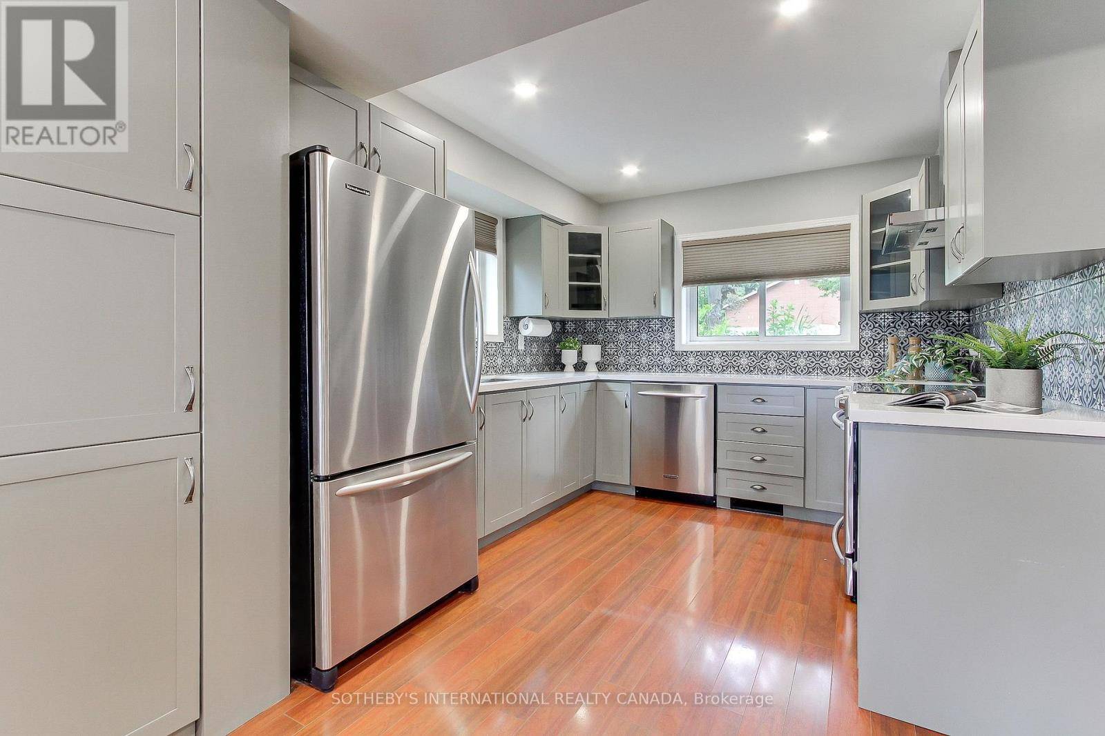 Oshawa (lakeview), ON L1J1A4,781 STONE STREET