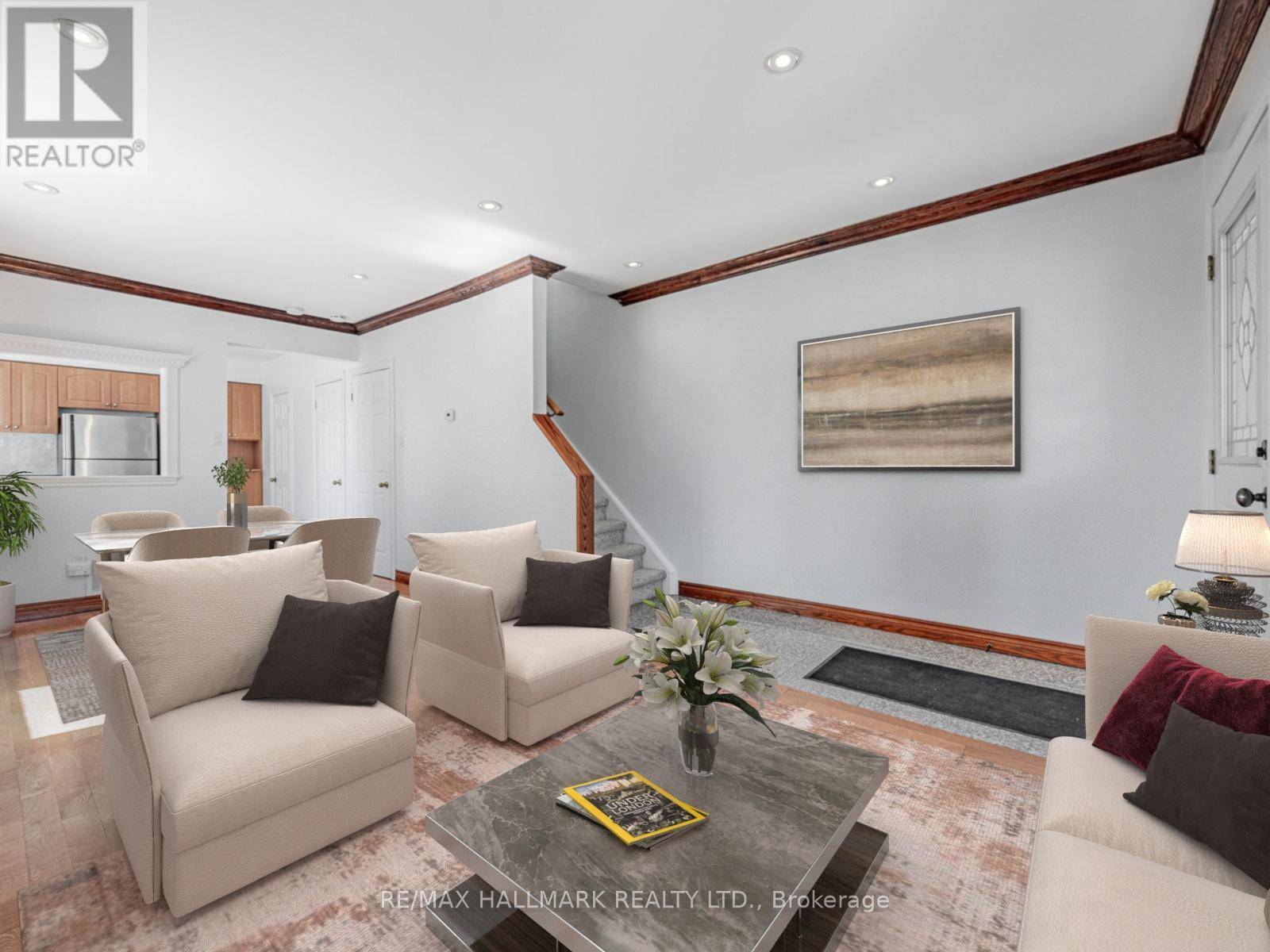Toronto (greenwood-coxwell), ON M4L2S6,8 REDWOOD AVENUE