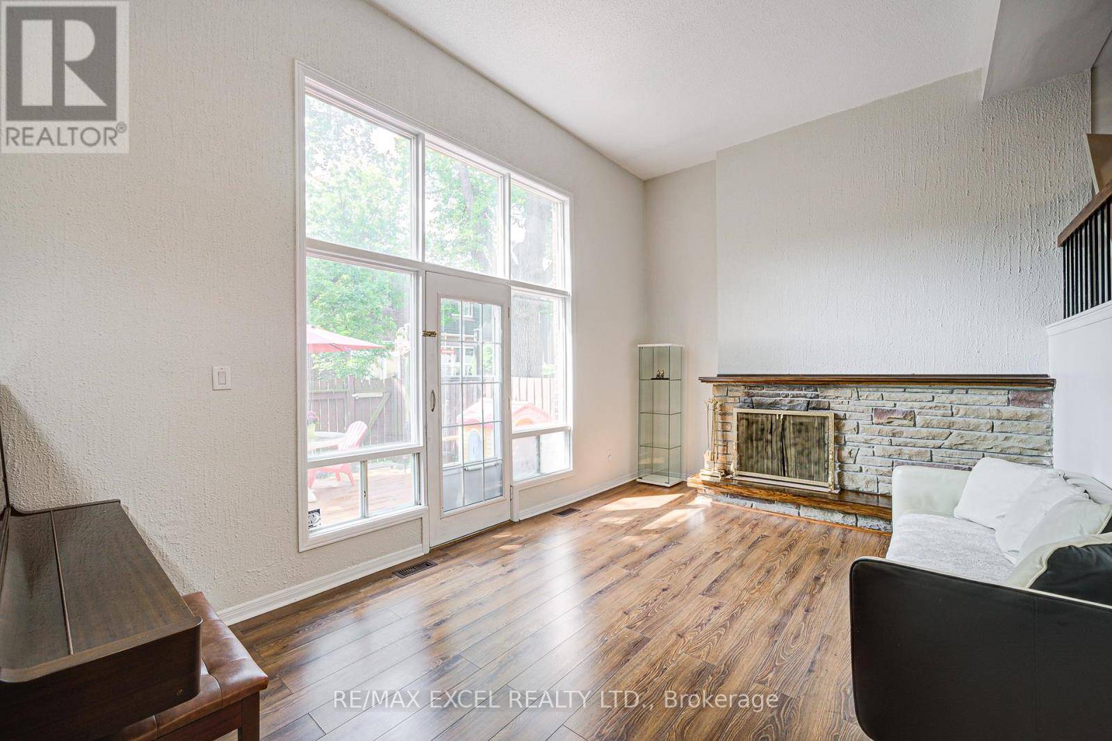 Toronto (agincourt North), ON M1S3H1,20 Crockamhill DR #1