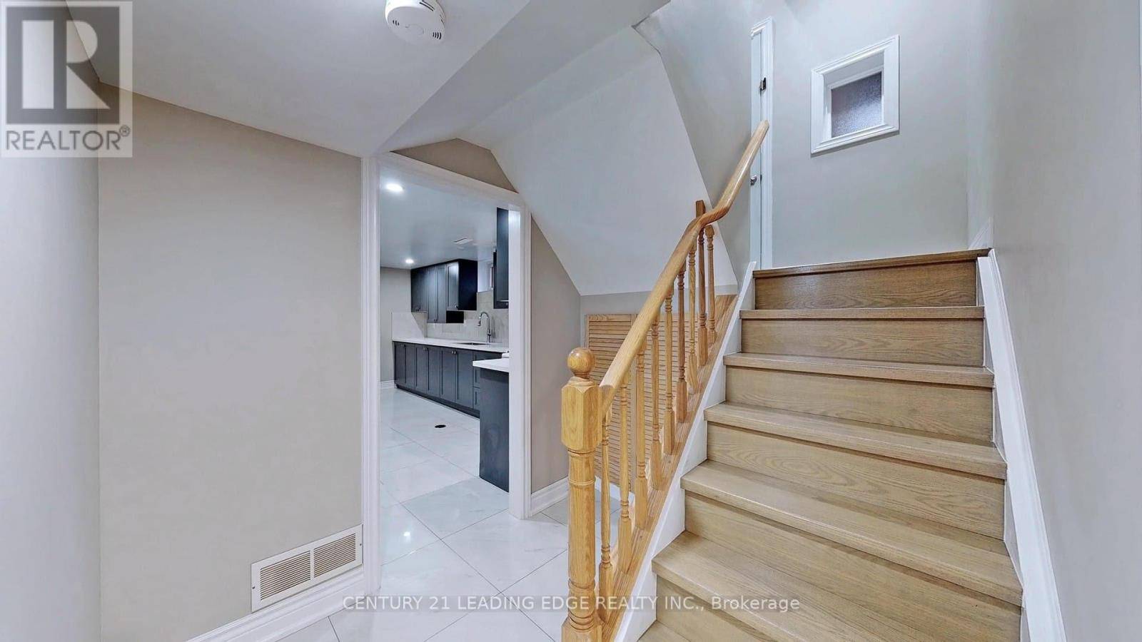 Whitby (downtown Whitby), ON L1N3B7,806 Beech ST West #BSMT