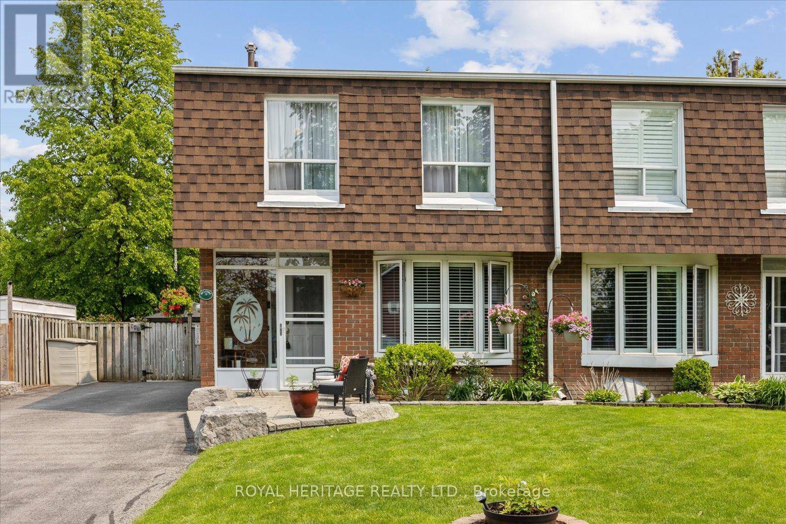 Whitby (downtown Whitby), ON L1N1Y8,947 HARDING STREET