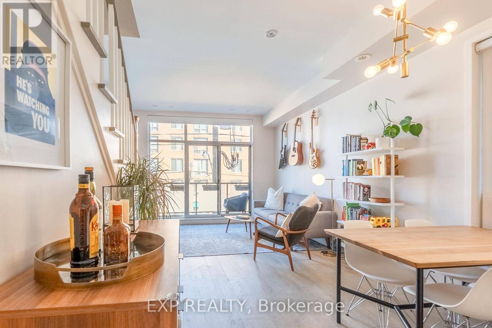 Toronto (greenwood-coxwell), ON M4L1Y8,1321 Gerrard ST East #8