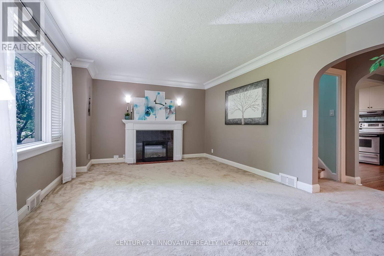 Oshawa (eastdale), ON L1H1H5,1052 KING STREET E