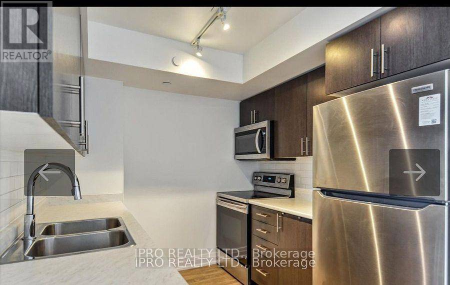 Toronto (east End-danforth), ON M4C5C6,8 Trent AVE #307