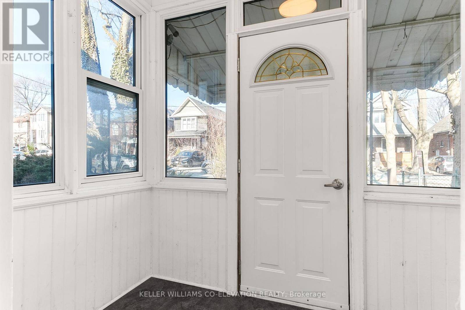Toronto (greenwood-coxwell), ON M4L2S6,88 REDWOOD AVENUE