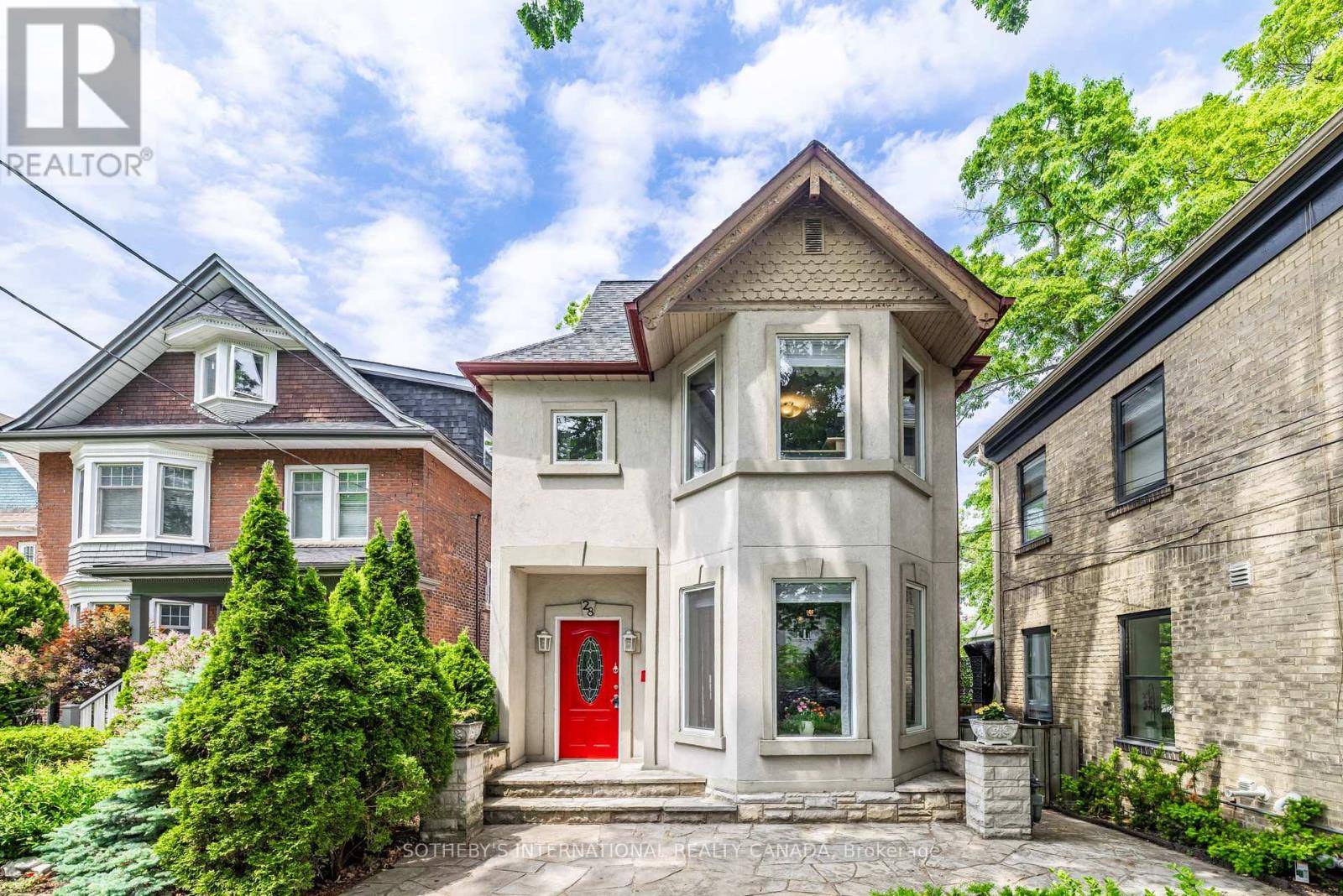Toronto (the Beaches), ON M4E1Y9,28 BENLAMOND AVENUE