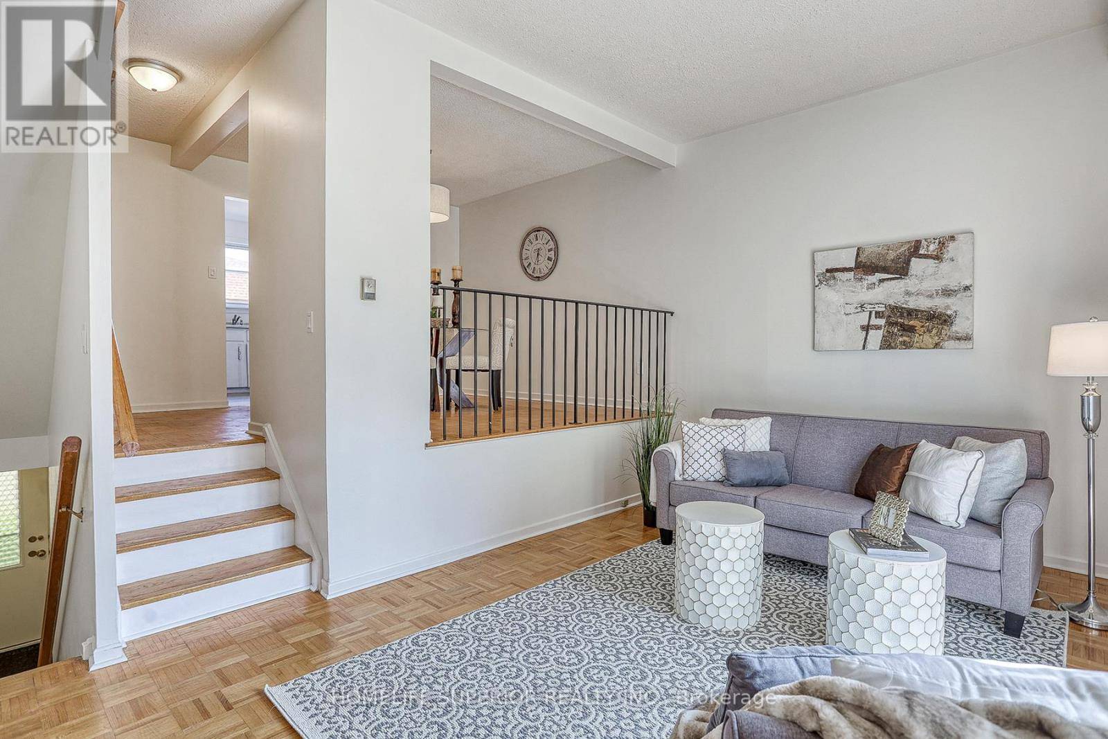 Toronto (centennial Scarborough), ON M1C1Z7,121 Centennial RD #57