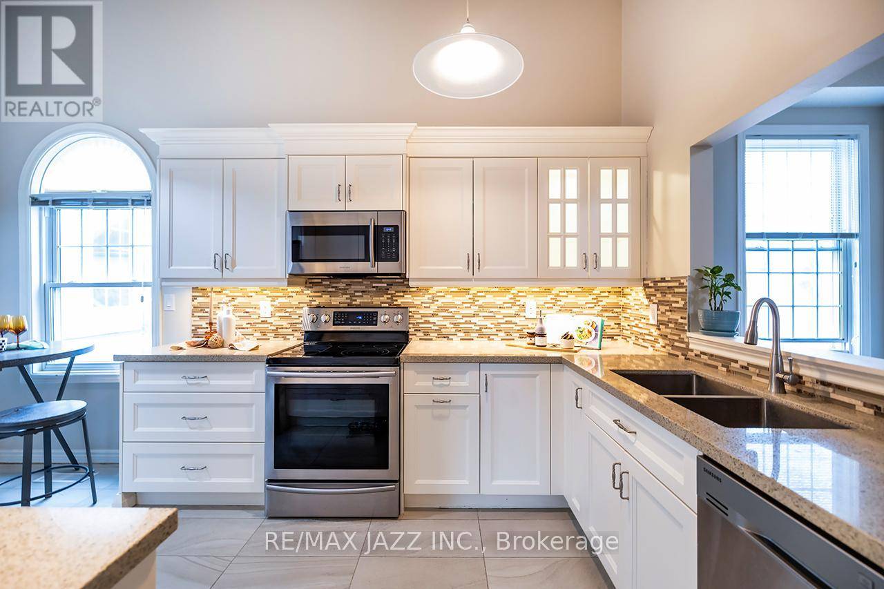 Clarington (courtice), ON L1E1S8,1655 Nash RD #C3