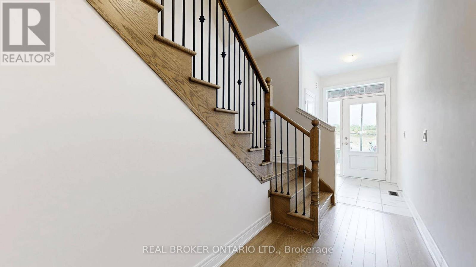 Pickering, ON L1X2R5,2904 GRINDSTONE CRESCENT
