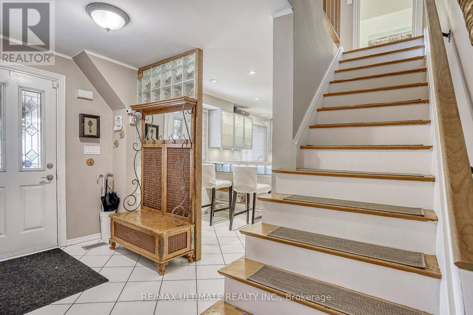Toronto (west Hill), ON M1E3B2,103 WEIR CRESCENT