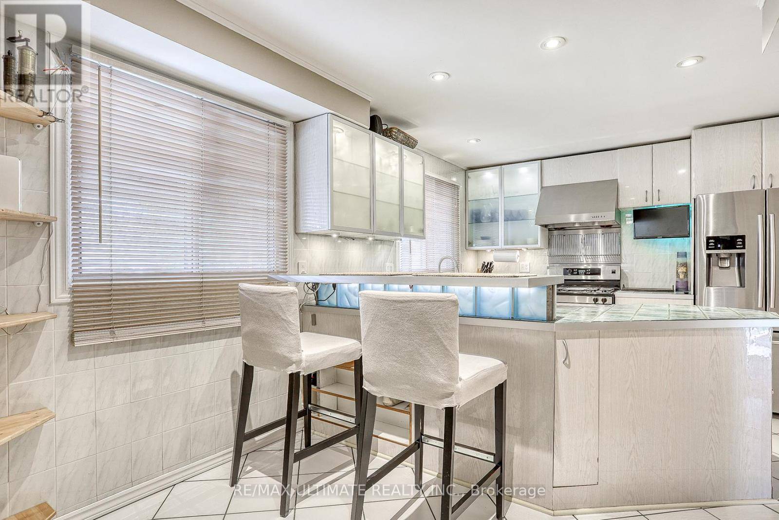 Toronto (west Hill), ON M1E3B2,103 WEIR CRESCENT