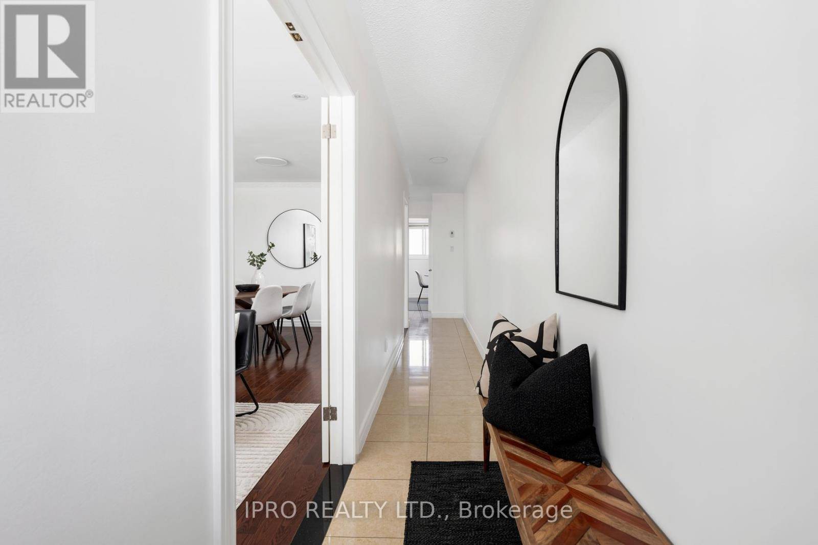 Toronto (blake-jones), ON M4J4B2,610 GREENWOOD AVENUE