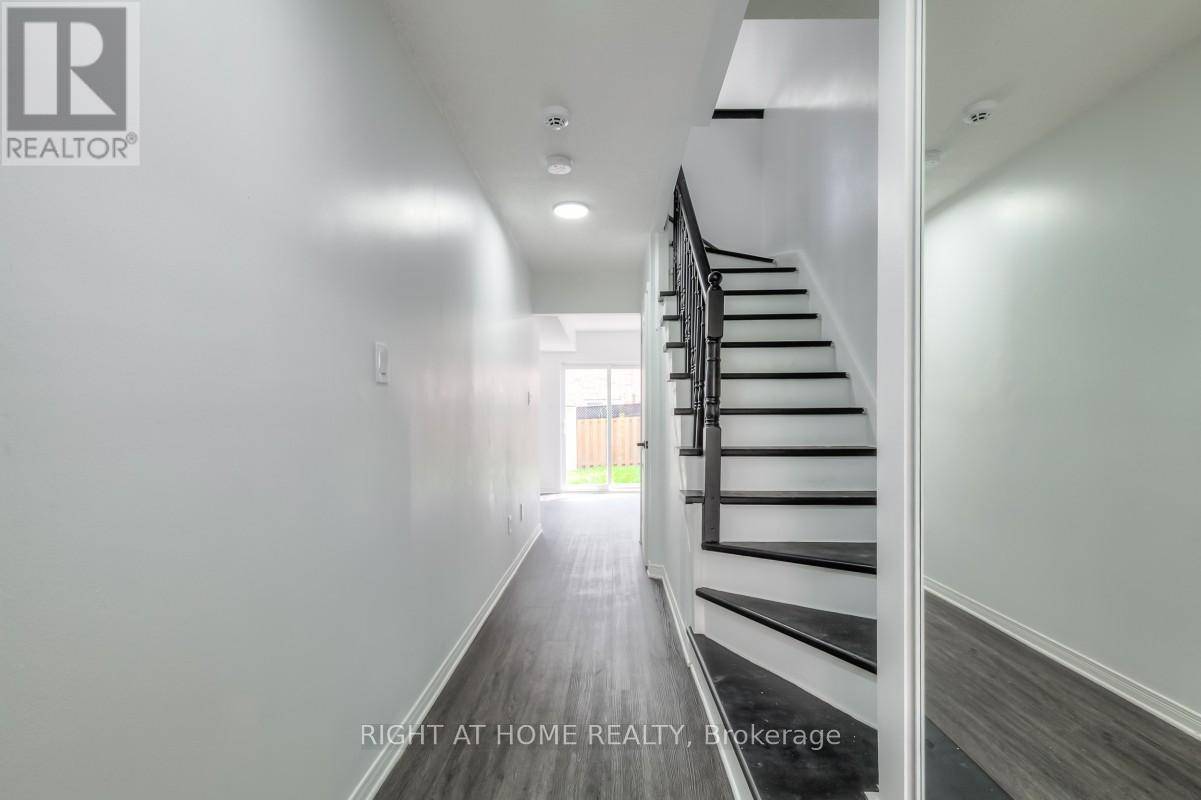 Pickering (village East), ON L1V0A2,1850 Kingston RD #60