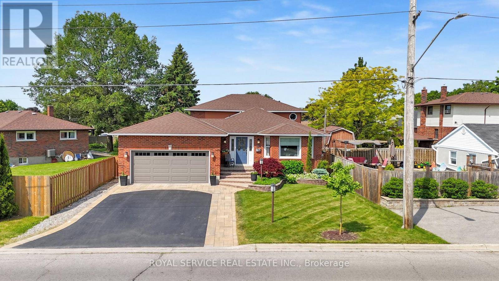Clarington (bowmanville), ON L1C2J1,88 SIMPSON AVENUE