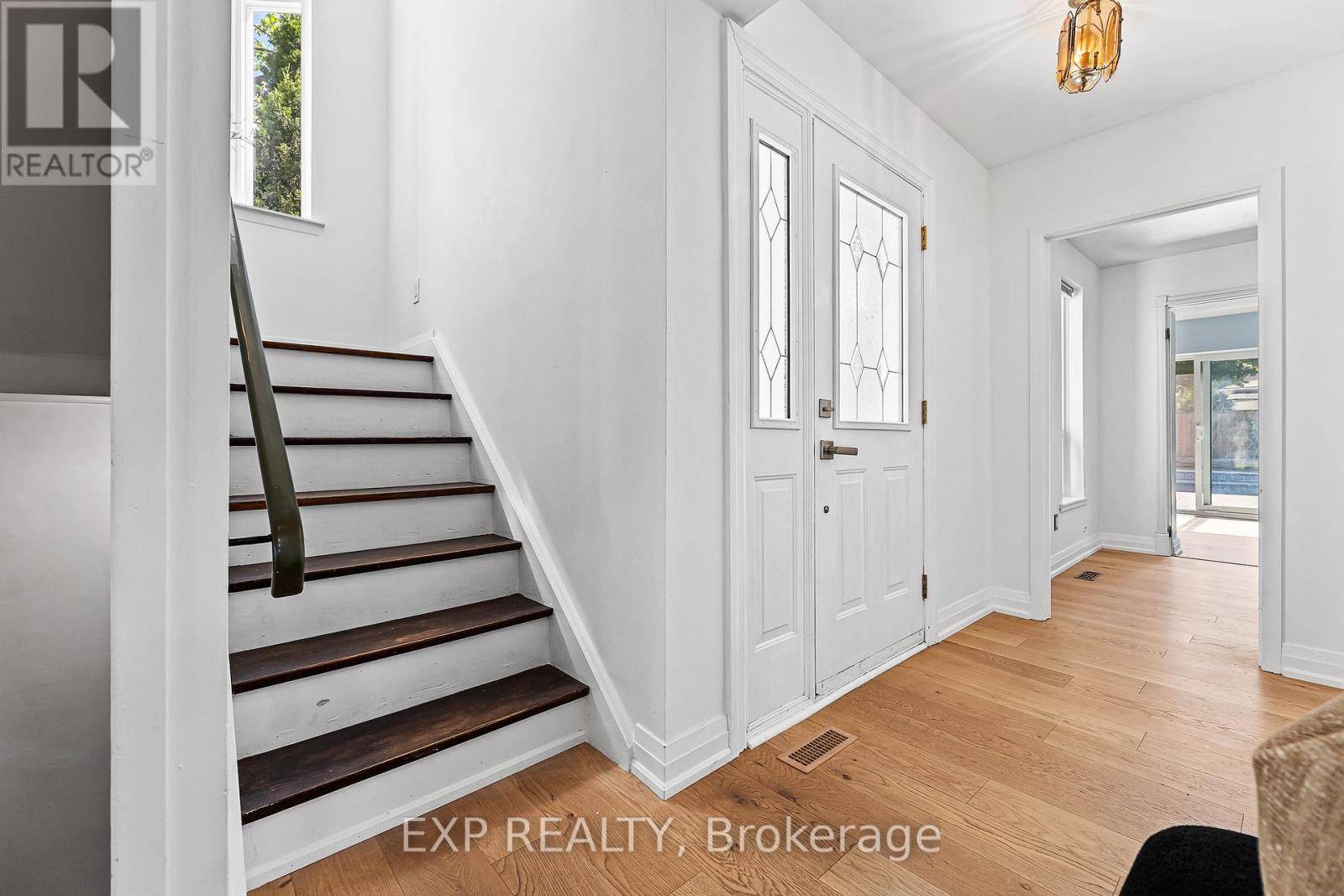 Toronto (morningside), ON M1G3B9,126 SLAN AVENUE