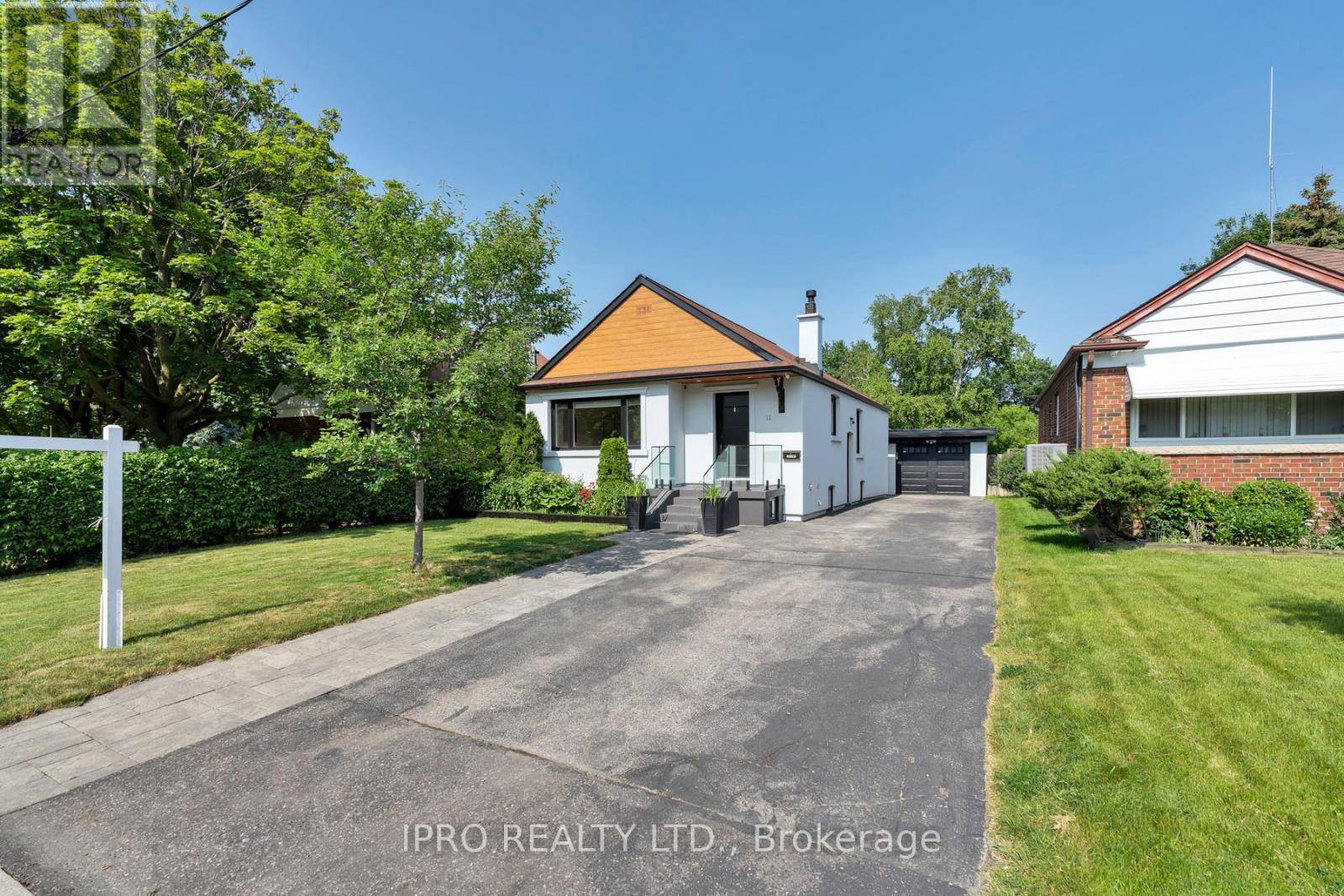 Toronto (wexford-maryvale), ON M1R1A4,11 SHANGARRY DRIVE
