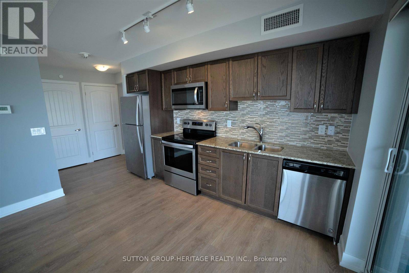 Pickering (town Centre), ON L1W0B5,1255 Bayly ST #1604