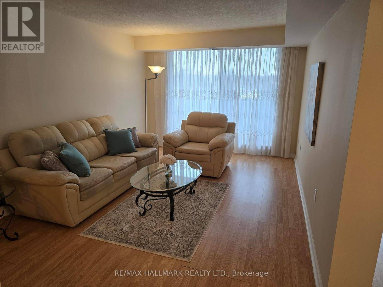 Toronto (oakridge), ON M4C5N8,757 Victoria Park AVE #607