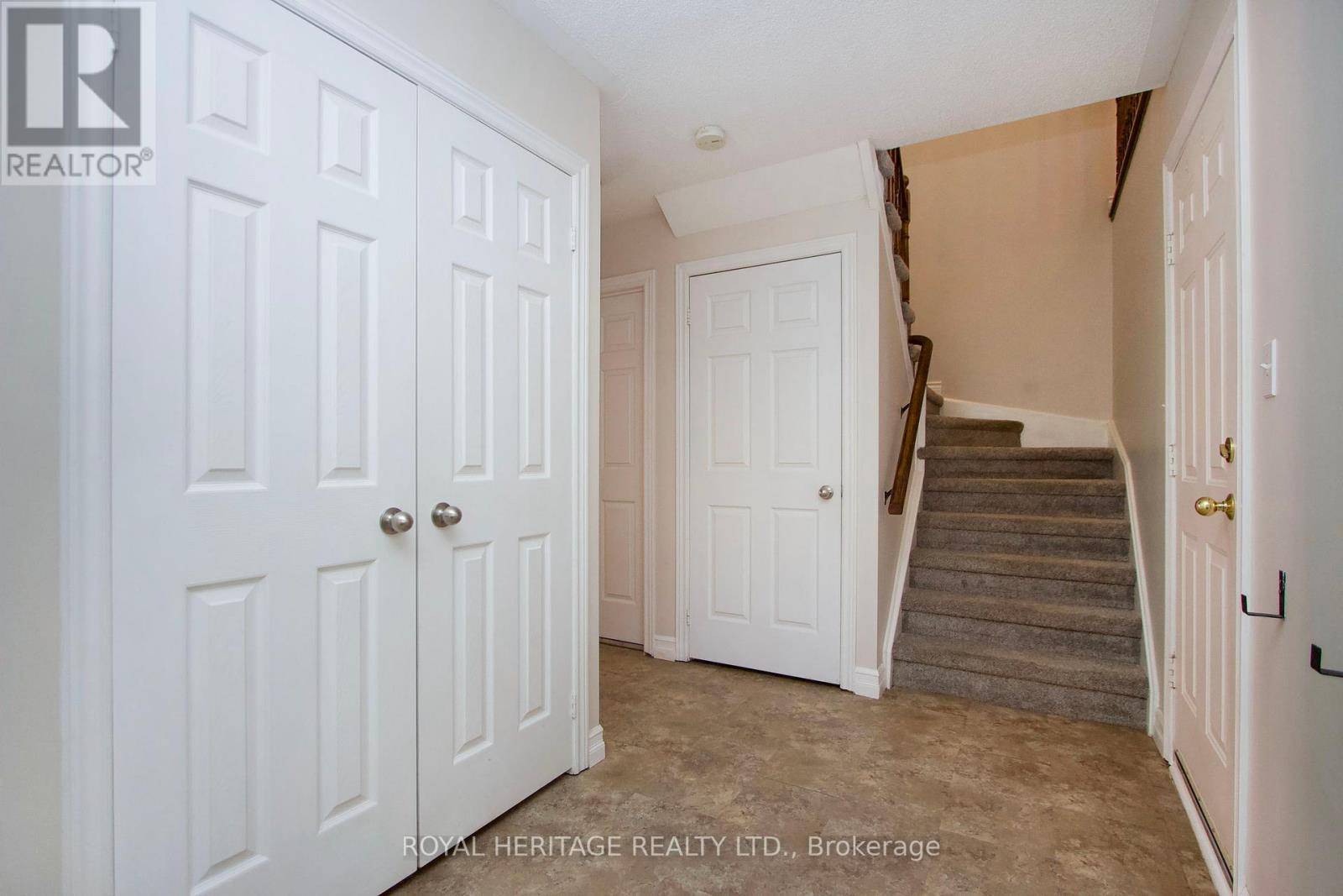 Clarington (courtice), ON L1E2X8,55 HEARTHSTONE CRESCENT