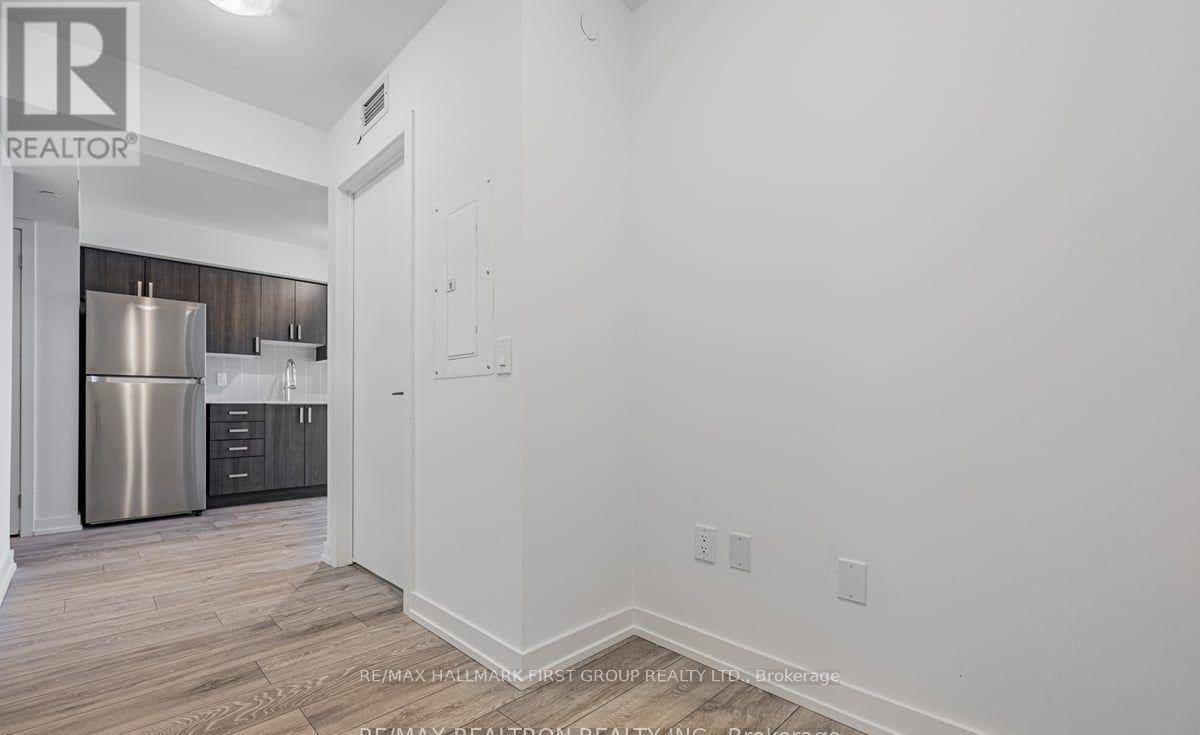 Pickering (bay Ridges), ON L1W0C3,1455 Celebration DR #1812