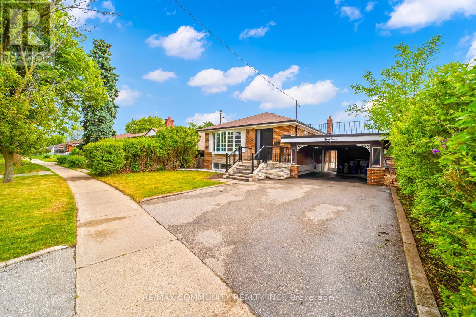 Toronto (bendale), ON M1P3W2,19 STEPHENFRANK ROAD