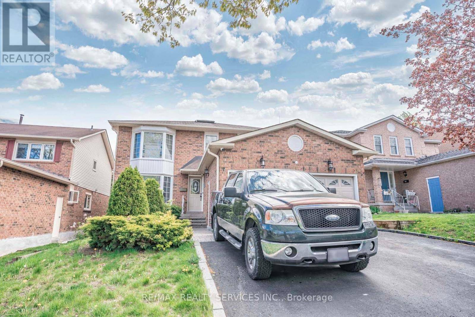 Pickering (dunbarton), ON L1V5Z8,535 Lightfoot PL #Bsmt