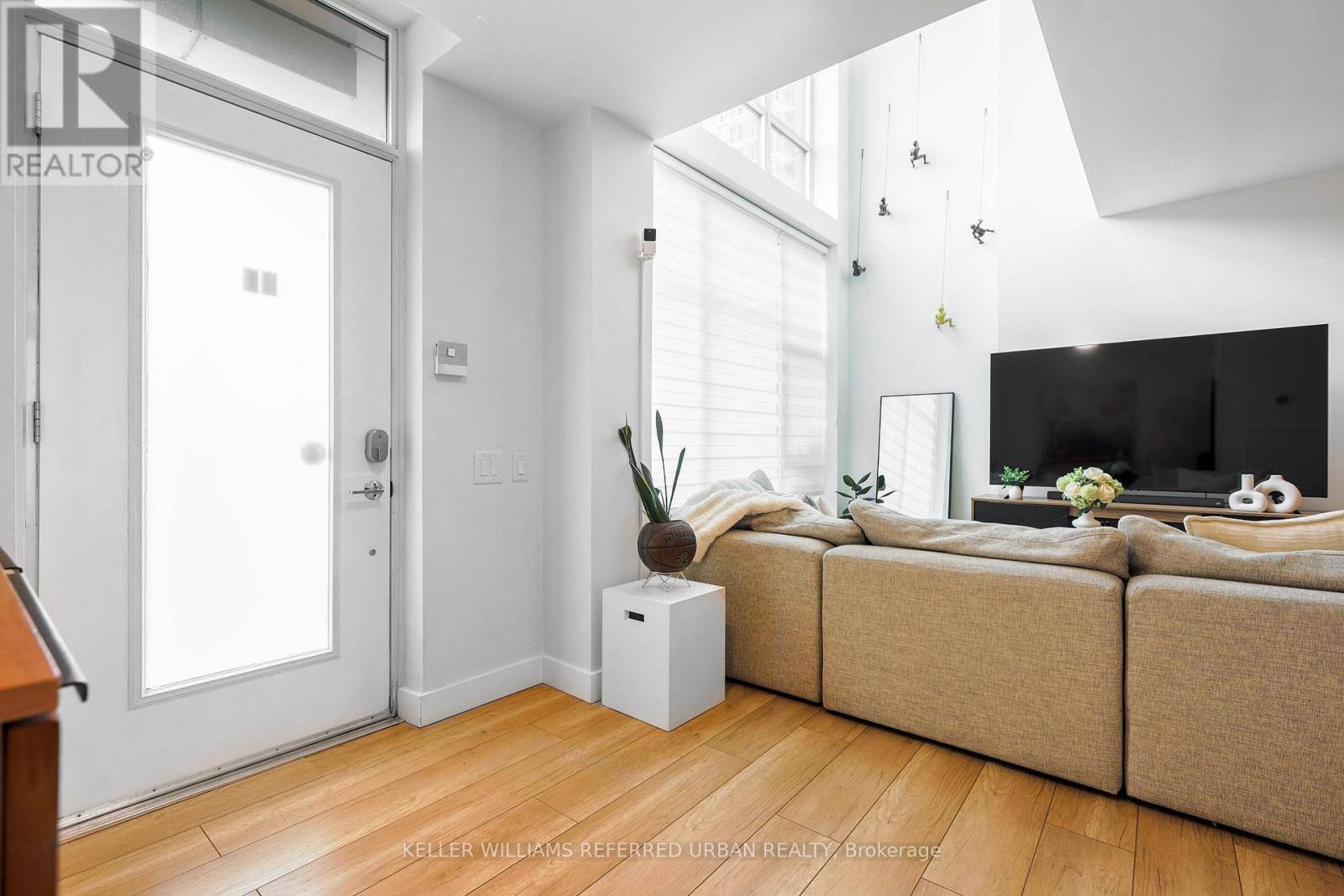 Toronto (bendale), ON M1P0B3,19 TOWN CENTRE COURT