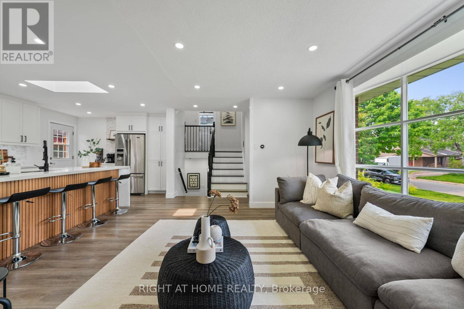Pickering (bay Ridges), ON L1W1Y1,820 ZATOR AVENUE