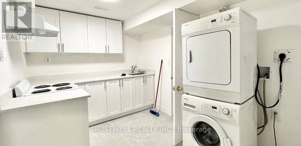 Whitby (lynde Creek), ON L1N5M3,47 Calais ST #Bsmt