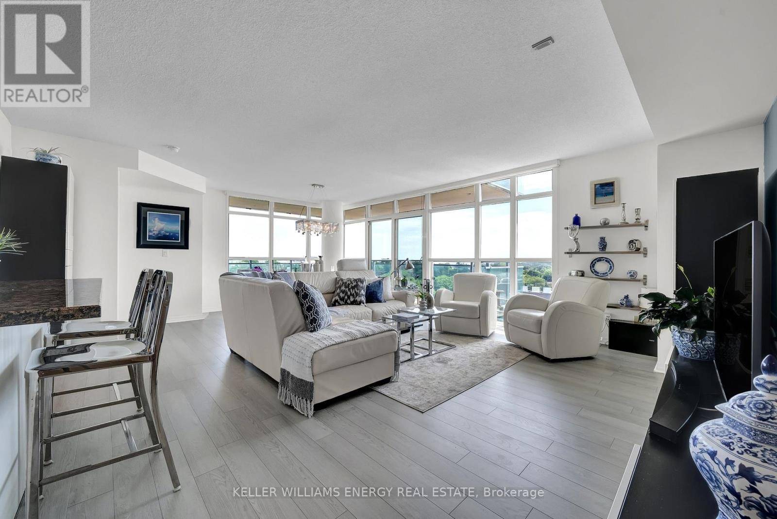 Whitby (port Whitby), ON L1N0G4,1600 Charles ST #1012