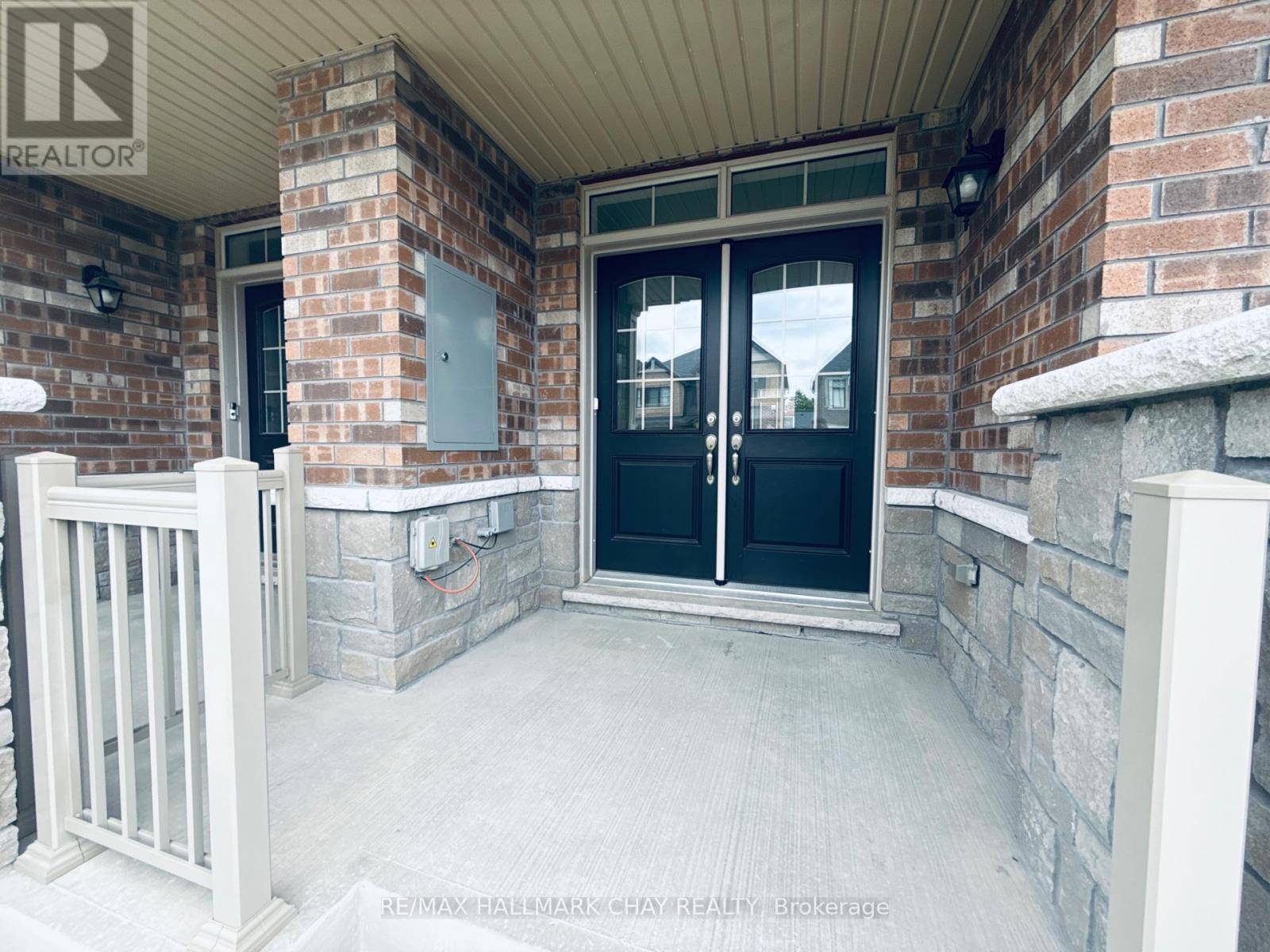 Whitby (rolling Acres), ON L1R0R2,17 SUTCLIFFE DRIVE