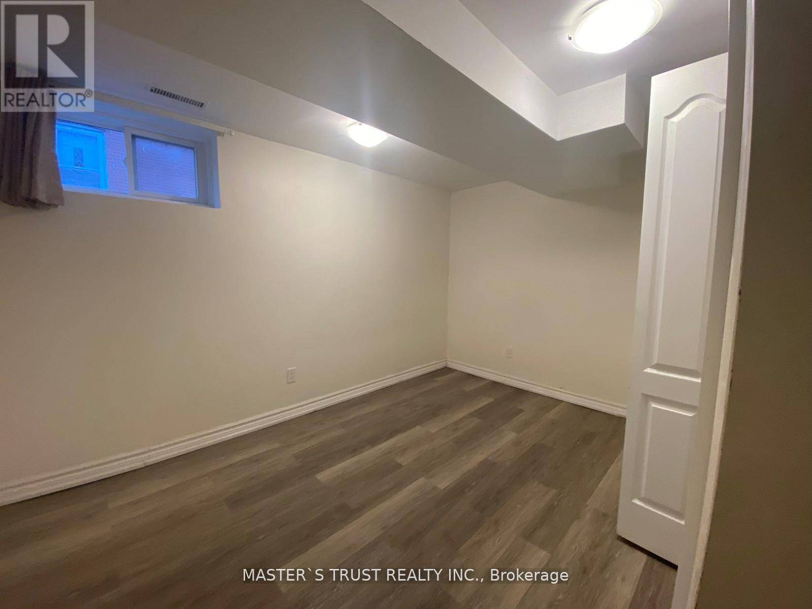 Whitby (downtown Whitby), ON L1N1V4,711 Dunlop ST West #Basement