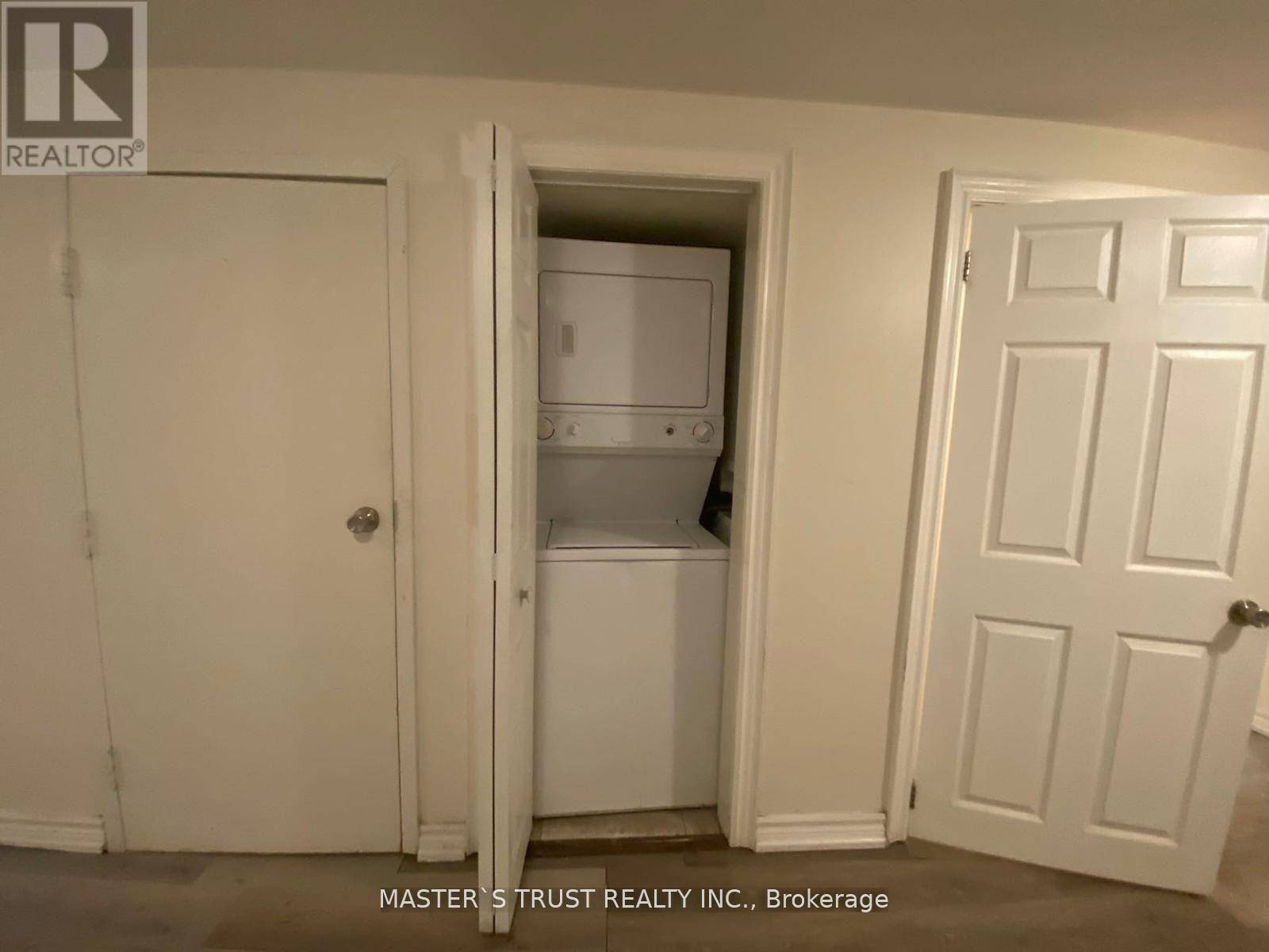 Whitby (downtown Whitby), ON L1N1V4,711 Dunlop ST West #Basement