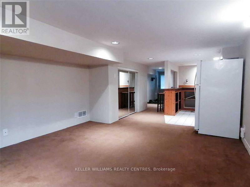 Toronto (greenwood-coxwell), ON M4L2Y7,70 Ashdale AVE #Lower