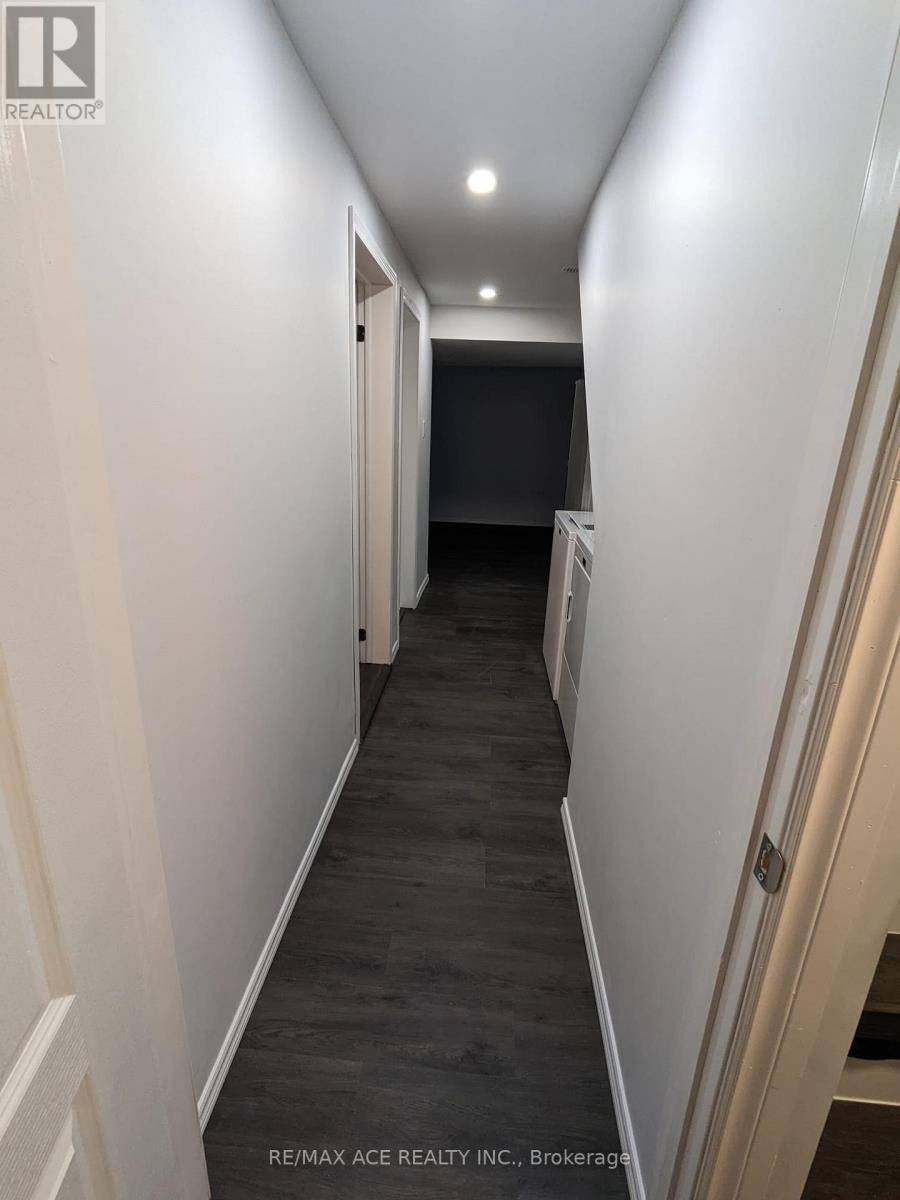 Toronto (rouge), ON M1X1Y6,64 Wharnsby DR #Bsmt