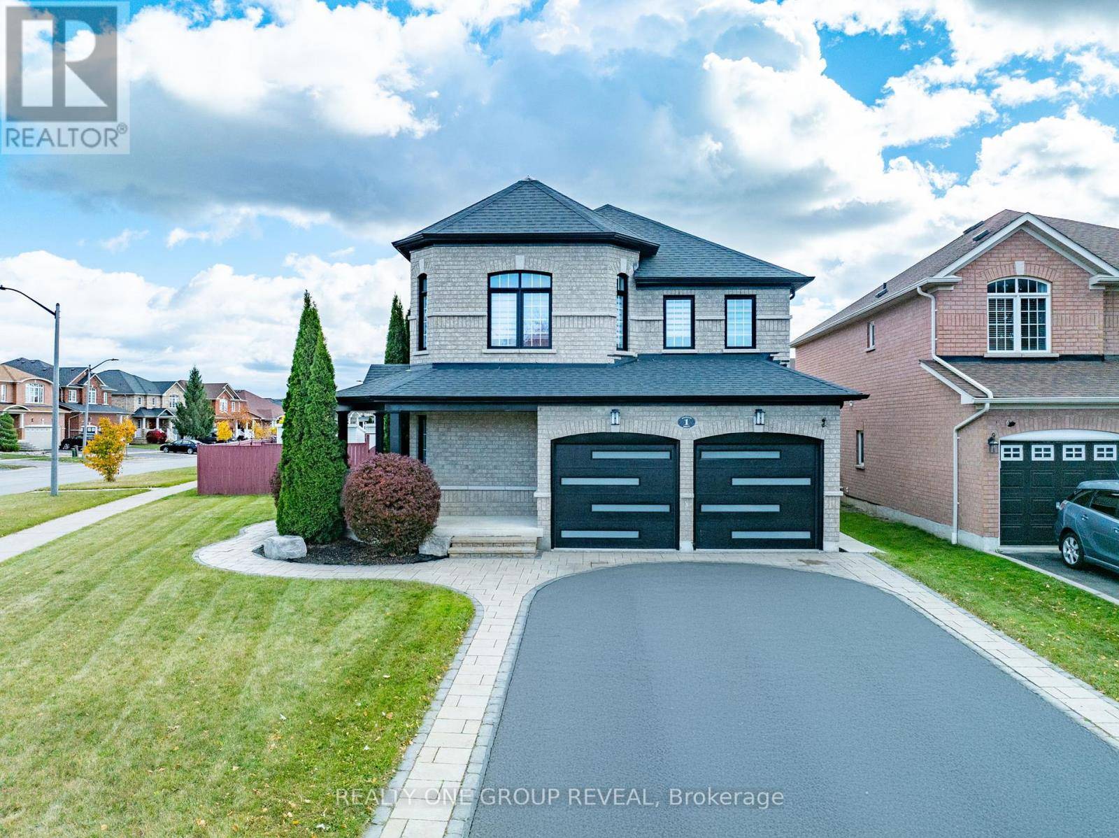 Whitby (williamsburg), ON L1P1T7,1 BRIDGID DRIVE