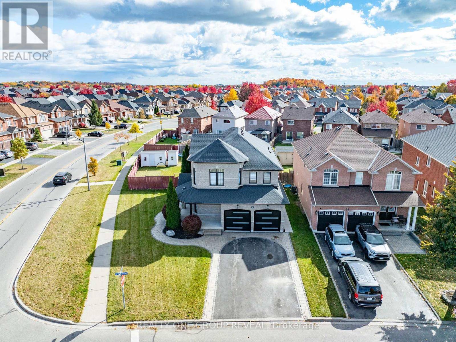 Whitby (williamsburg), ON L1P1T7,1 BRIDGID DRIVE