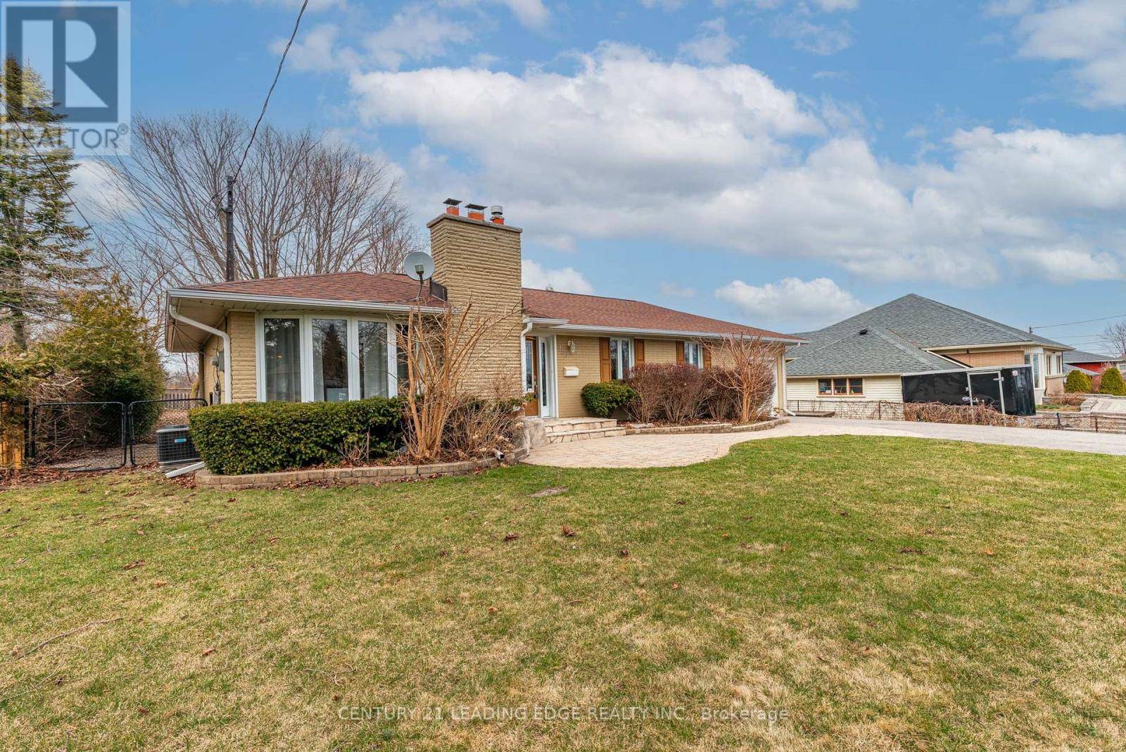 Whitby (blue Grass Meadows), ON L1N2G5,116 BROADVIEW AVENUE