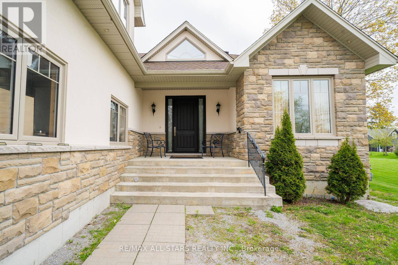 Pickering, ON L1Y1B4,5023 FRANKLIN STREET