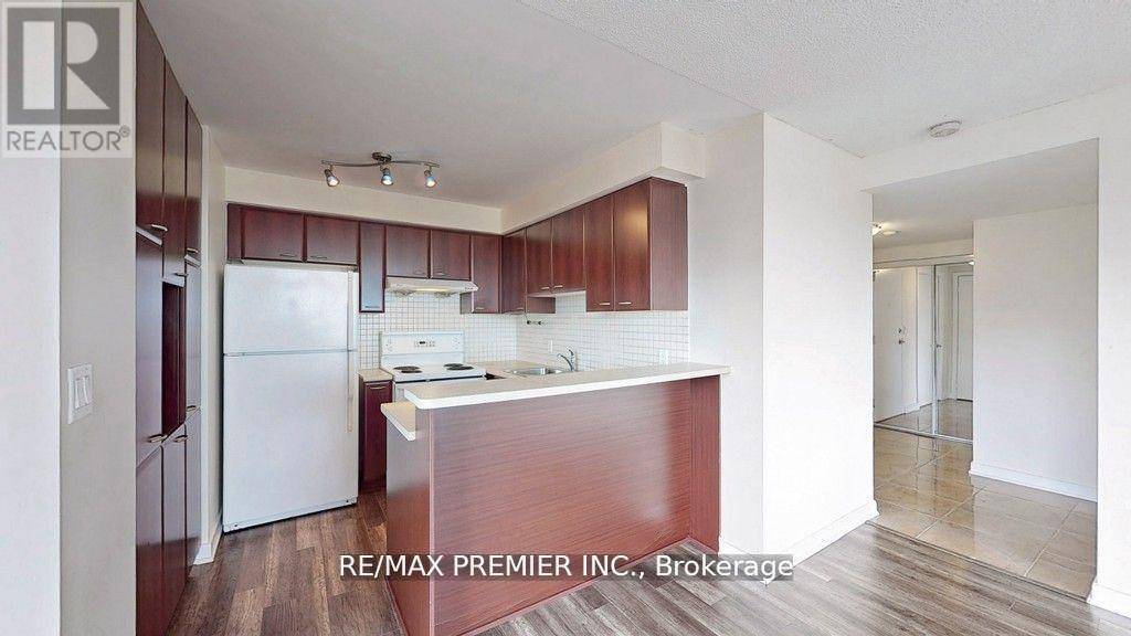 Toronto (woburn), ON M1H3J1,36 Lee Centre DR #3010