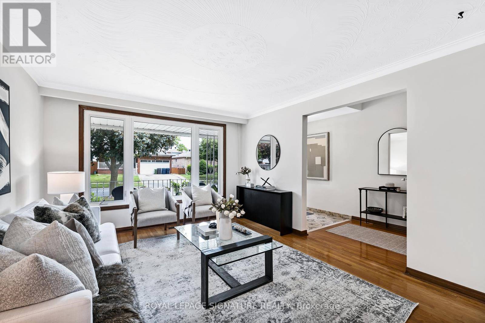 Toronto (scarborough Village), ON M1M2G7,28 GREENDOWNS DRIVE