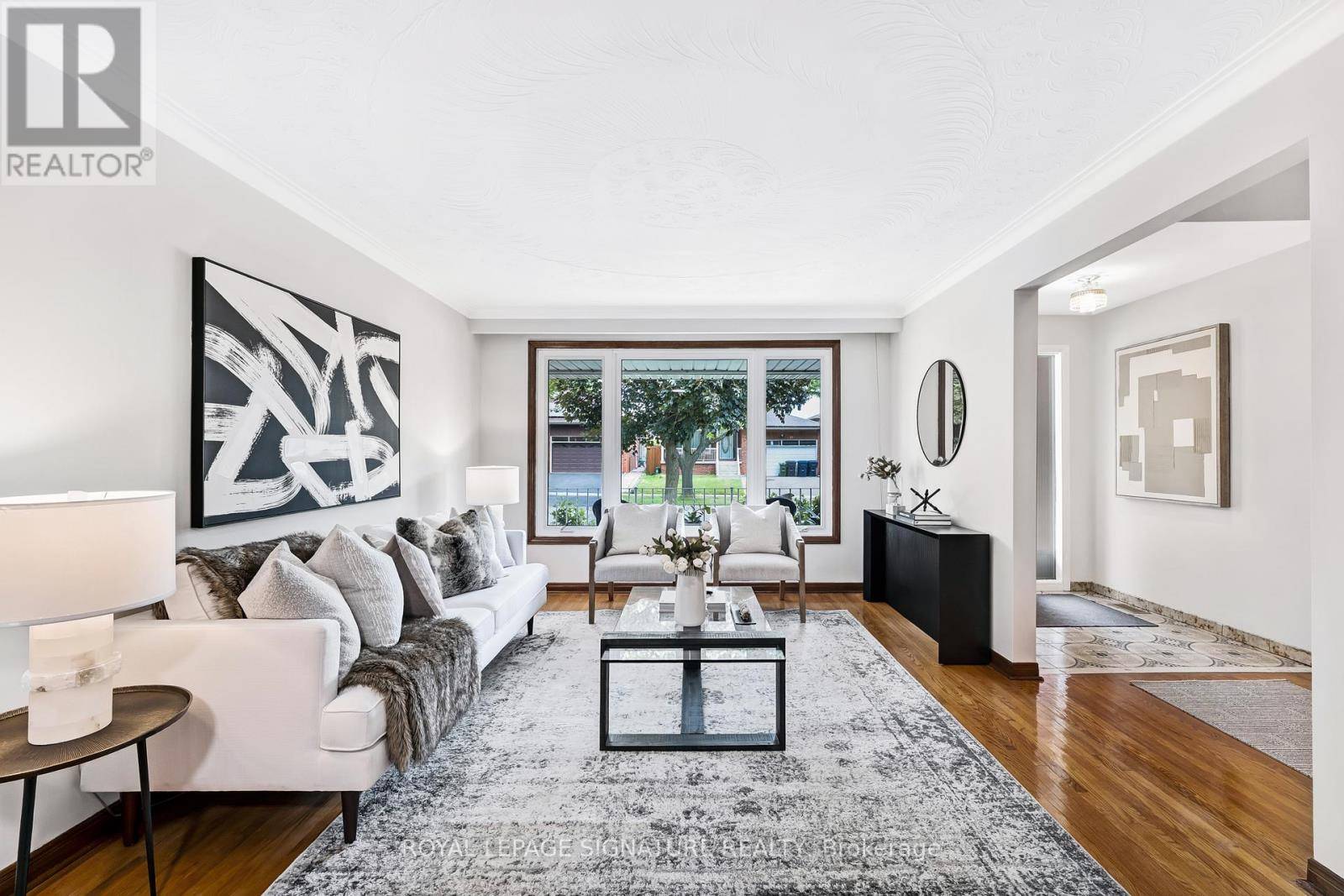 Toronto (scarborough Village), ON M1M2G7,28 GREENDOWNS DRIVE