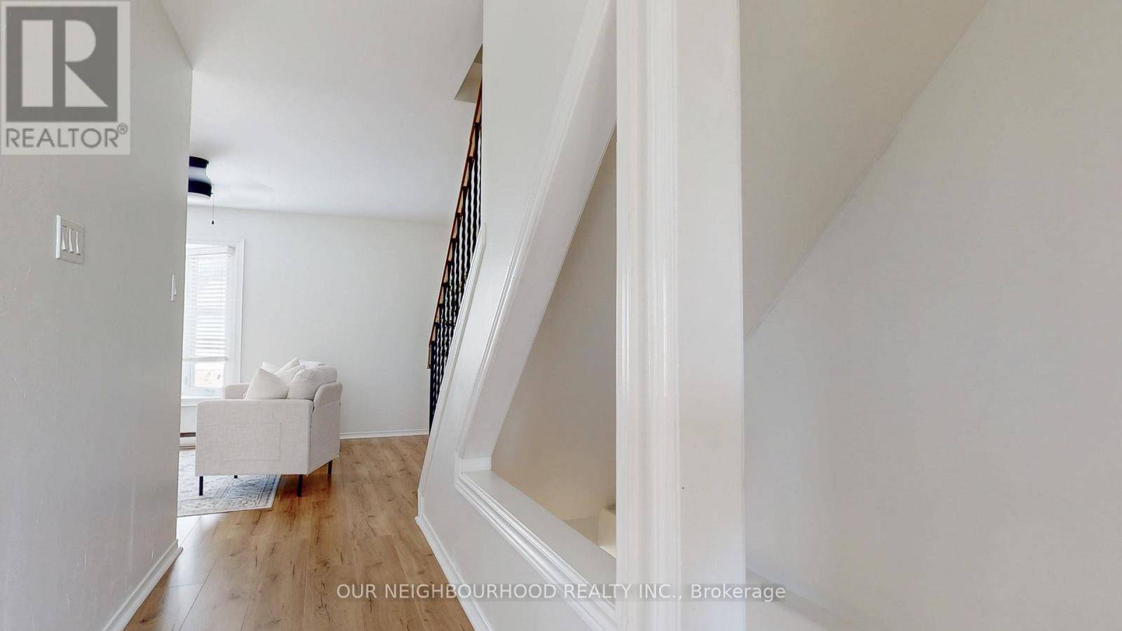 Oshawa (samac), ON L1G6T7,221 Ormond DR #E9