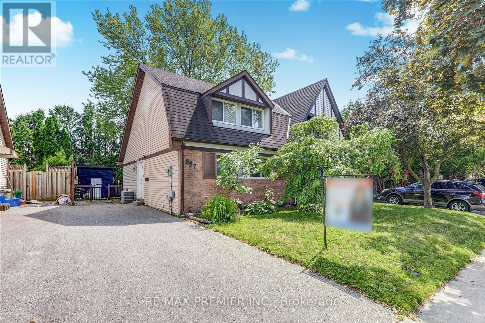 Oshawa (eastdale), ON L1K1N7,857 TRADDLES AVENUE