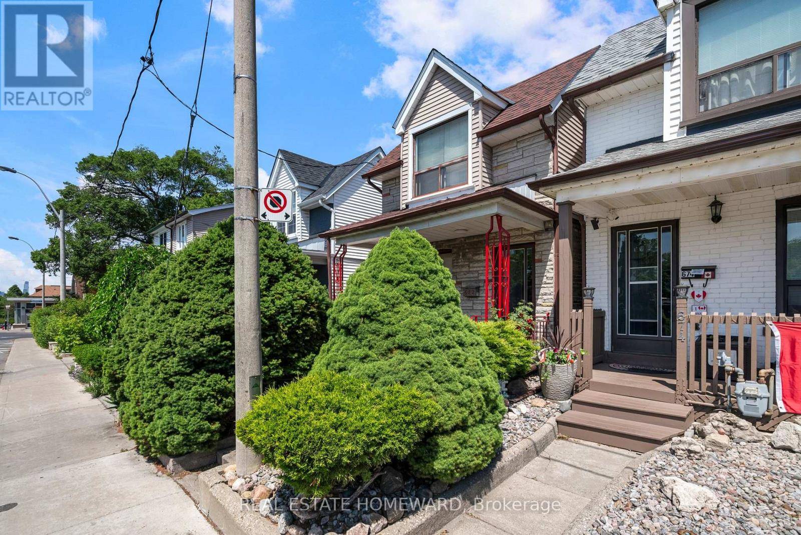 Toronto (woodbine-lumsden), ON M4C1P2,672 STRATHMORE BOULEVARD